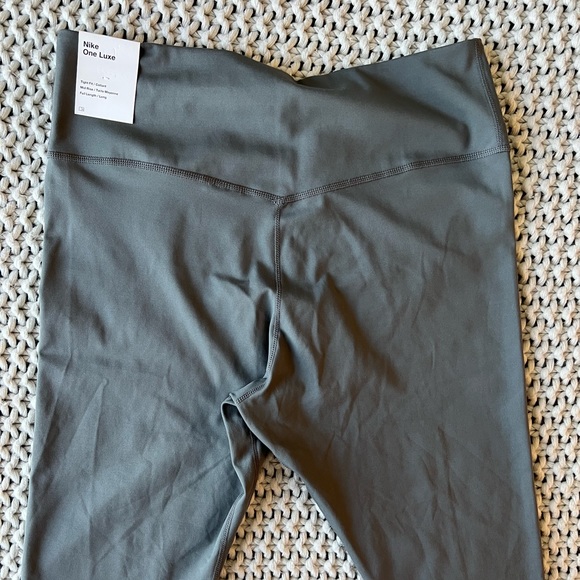 NWT Nike One Lux Dri-Fit Full Length 11" Mid-Rise Leggings - Picture 9 of 15